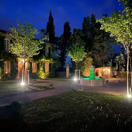 Domaine De Rhodes Alojamento de Acomodação e Pequeno-almoço Avinhão