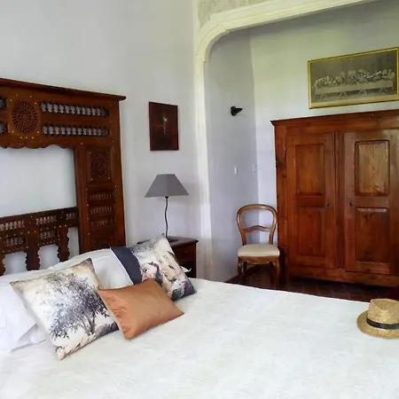 Domaine De Rhodes Alojamento de Acomodação e Pequeno-almoço Avinhão