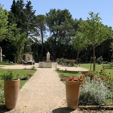 Domaine De Rhodes 3*